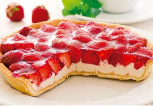 Torta de Morango com Massa de Biscoito Maisena